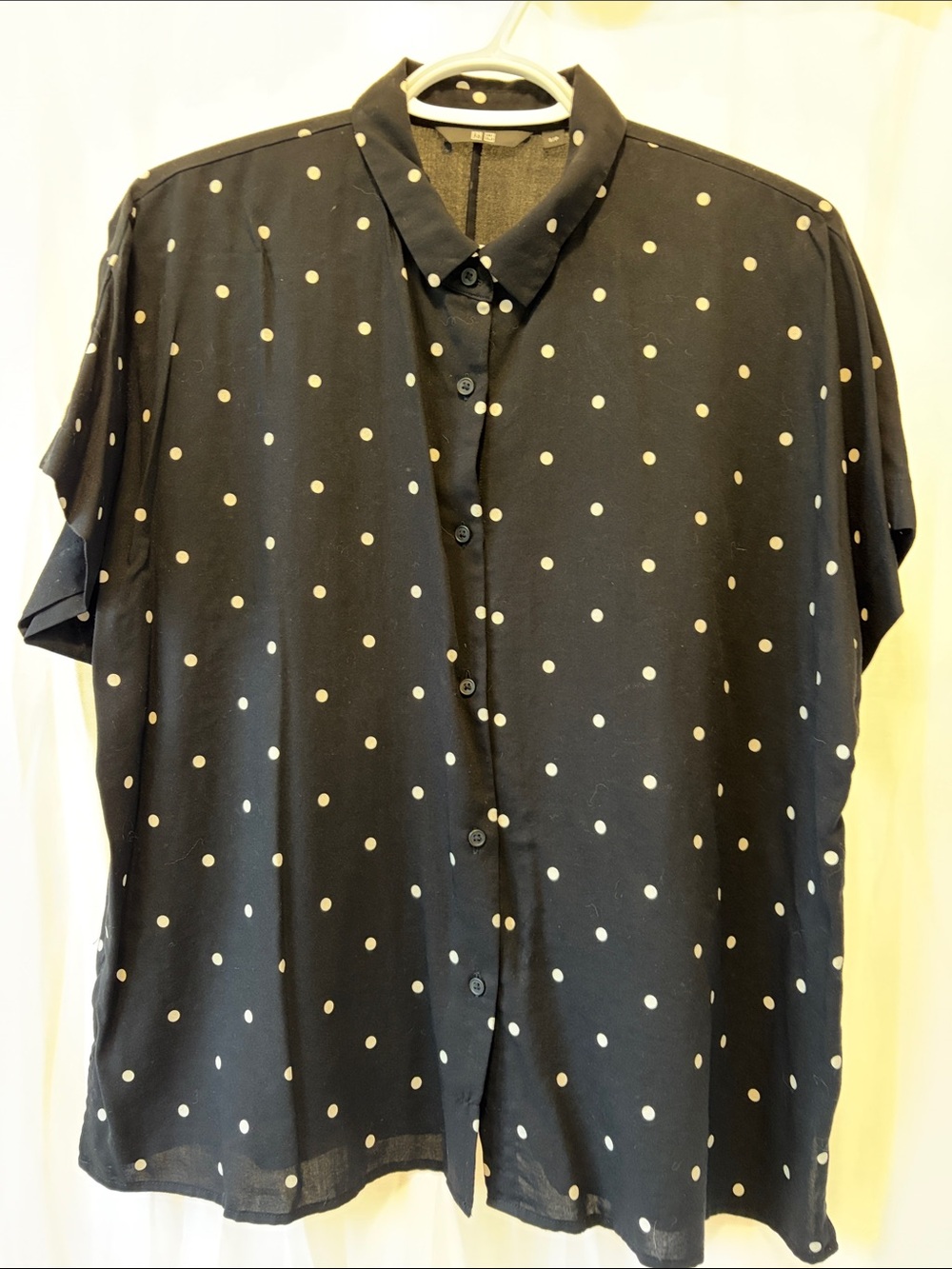 Uniqlo Black Short-Sleeve Button-Up Blouse with White Polka Dots